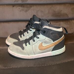 Nike Air Jordan 1 Retro High GG Mint Foam Green Gold Size 10C